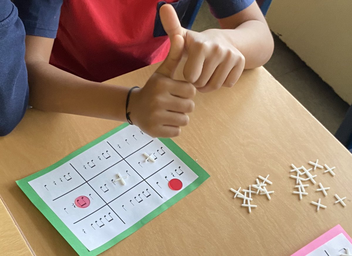 MsGordon206's tweet photo. 🎶 🎵 Can you clap the rhythm? Tic Tac Toe with our amazing vocal music instructor! @BeaumondeBHJMS https://t.co/EFPc4DAcH6