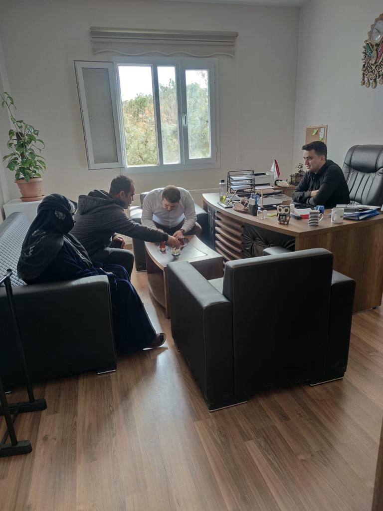 AkcakaleShm's tweet photo. 14.02.2022 tarihinde vefat eden gazimiz Sadık GÜNDÜZ amcamızın eşi ve oğlu Müdürlüğümüze ziyarette bulunmuştur. Kıymetli ailemizin talepleri dinlenmiş bu doğrultuda Müdürlüğümüzce gerekli iş ve işlemler yapılmıştır.
@tcailesosyal @ashb_sehitgazi @SanliurfaASH @hasanbilici63 https://t.co/fUPPThVlmL