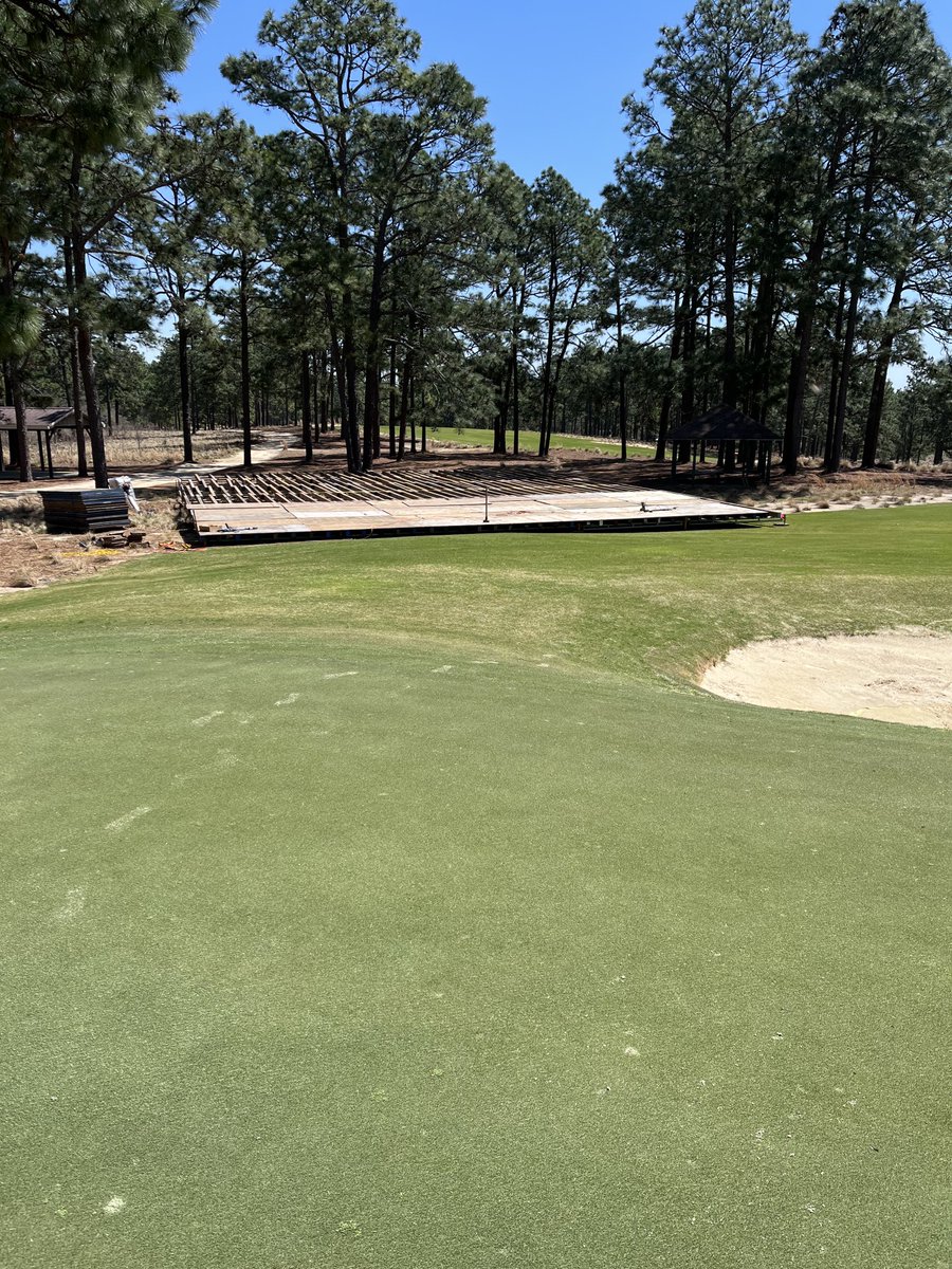 dstilesgolf's tweet photo. And the preperations begin… ⁦@USGA⁩ ⁦@uswomensopen⁩ ⁦@PineNeedlesGolf⁩ https://t.co/AeYgUuJLWJ