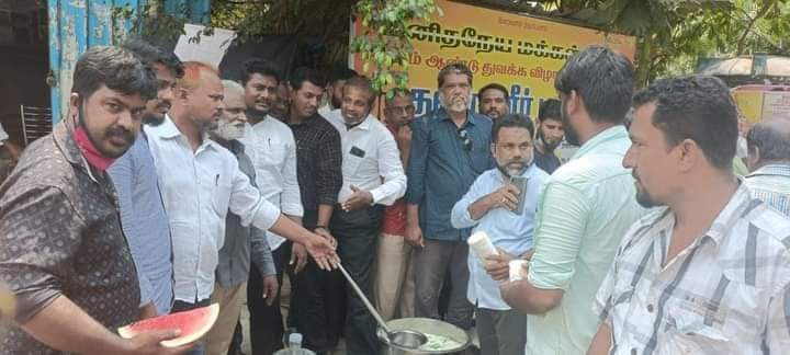 tmmkhqofficial's tweet photo. மனிதநேய மக்கள் கட்சி 14ஆம் ஆண்டு துவக்க விழாவை முன்னிட்டு தென்சென்னை மேற்கு மாவட்டம் விருகம்பாக்கம் பகுதி சார்பாக ஐந்து இடங்களில் தண்ணீர் பந்தல் திறக்கும் நிகழ்ச்சி நடைபெற்றது .

#mmk14 #மமக https://t.co/P903EGdHvk