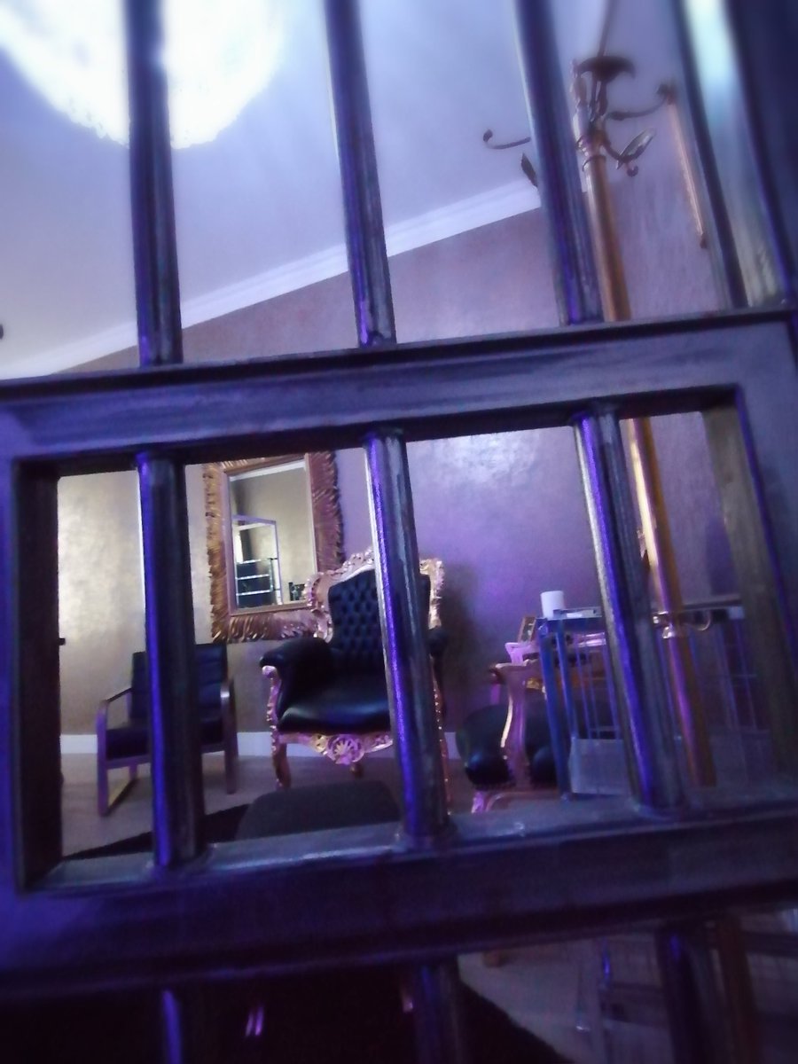 villadesade's tweet photo. Sicherer Ausblick... 😉

#bdsmzimmer #bdsmroom #fetischzimmer #fotografie #fotoshooting #location #joyclub #rentastudio #bdsmapartment #zimmervermietung  #dortmund  #nordrheinwestfalen #nrw #bdsm #sm #smstudio #domina #dominatrix  #bdsmcommunity #bdsmapartment #bdsmstudio https://t.co/9dlqtrKjBd