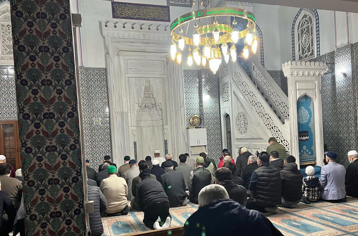 AknYILMAZ4's tweet photo. İki yıl aradan sonra İlk #teravimizi #Ergene ilçemizde #yeşiltepe mahallemizde #Tonguçlar camisinde il başkanımız #Mestan Özcan ve teşkilat mensuplarımızda birlikte kıldık.
Allah kabul eylesin Allah birliğimizi dirliğimizi beraberliğimizi bozmasın. https://t.co/DwRr99o0YR