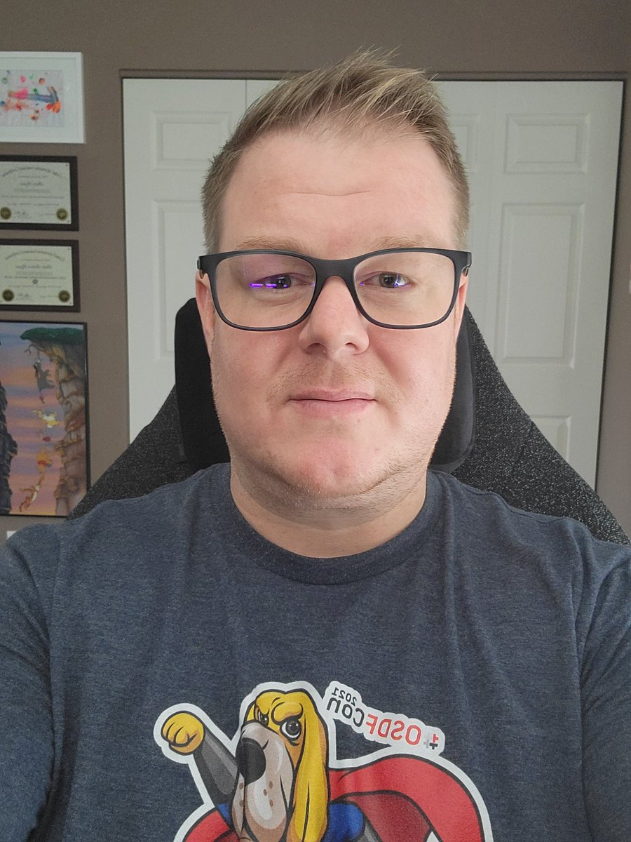 crash0ver1d3's tweet image. Yes, it is Friday!
Yes, I skipped shaving – 3 days worth ;)
Yes, that is a Hash SluethKit shirt from #OSDFCon 21&apos;