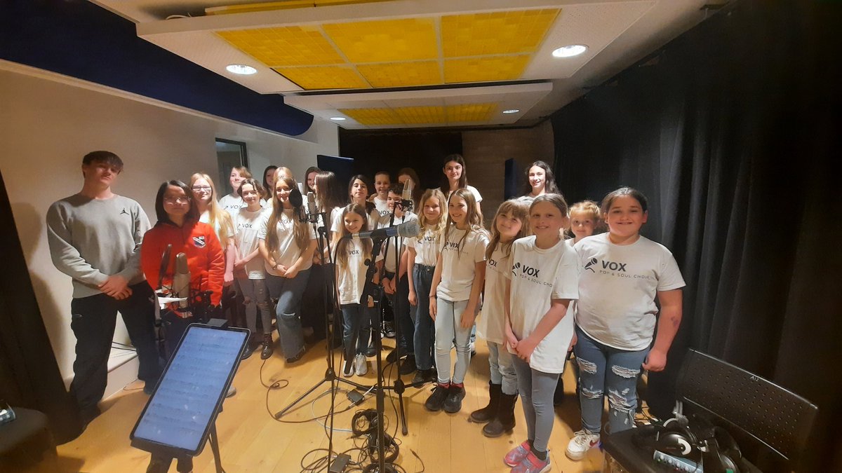 What an AMAZING first term for <a href="/MonktonBath/">Monkton Combe School</a> Expressive Arts Faculty! Thanks for SO many wonderful moments! To round off the term, a brilliant recording collaboration between Music and the fab <a href="/VoxPSChoir/">vox-choir</a> and <a href="/TimKingVWGC/">Tim King</a> #MonktonMusic #MonktonStudio #MonktonExpressiveArts