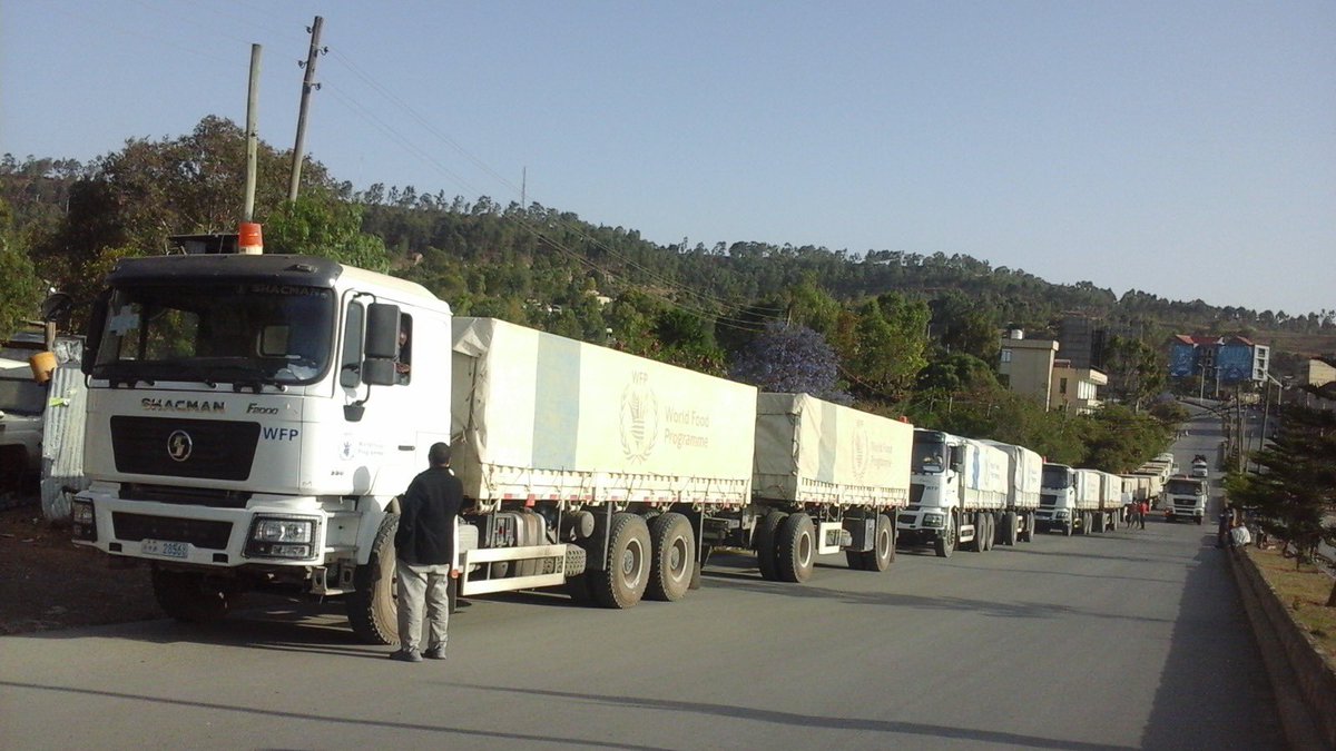 WFP_Ethiopia's tweet photo. 13 trucks have arrived safely into #Mekelle. More trucks &amp; fuel will follow in morning. This is 1st humanitarian convoy to arrive into  #Tigray region since last Dec.

Good progress, much more needed - we need daily convoys flowing in safely to meet the needs of 5 million people. https://t.co/A6UV7KuMpe