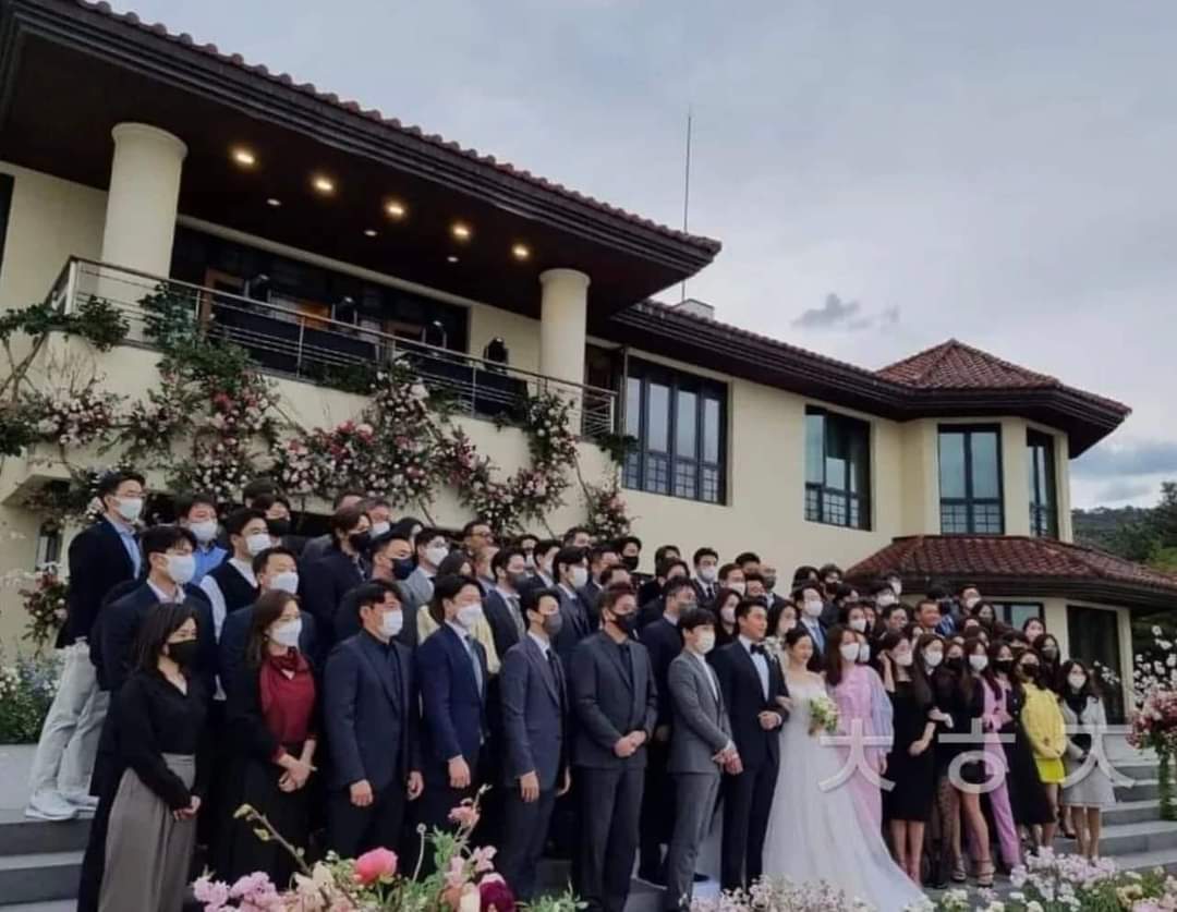 PenthousePage's tweet photo. #BinJinGettingMarried https://t.co/ssfIIFvf5A
