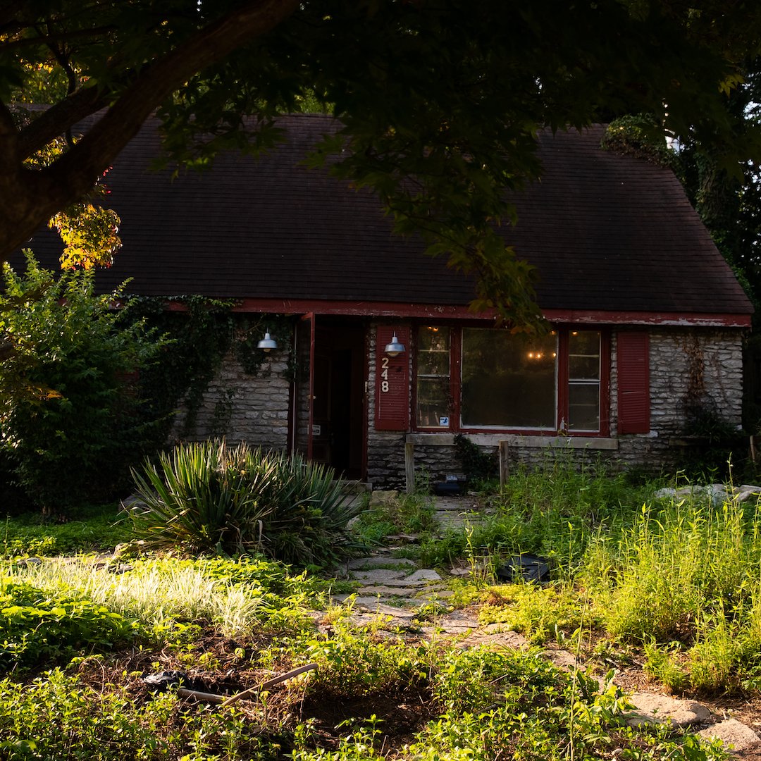 magnolianetwork's tweet photo. On a new episode of #FirstTimeFixer, a woman enlists the help of her father to flip her first home in hopes of creating a new beginning for her family. Watch back-to-back episodes of #FirstTimeFixer tonight, starting at 8/7c on #MagnoliaNetwork 📺 https://t.co/gVcPVrBN0q