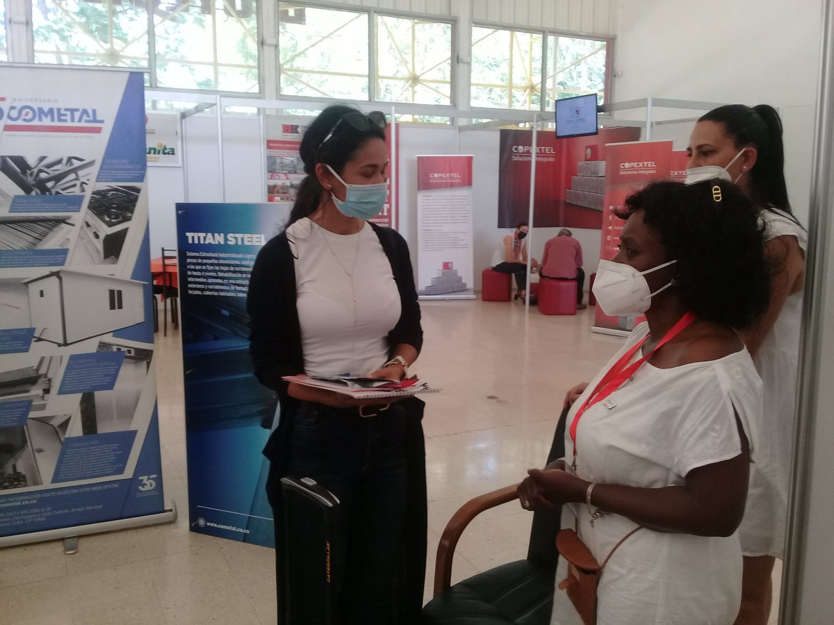 cometalcomunica's tweet photo. Visita stand de #Cometal en EXPOCUBA la Sra.Tahina Andrea Armas agregada comercial de la Embajada Bolivariana de Venezuela en Cuba.
#CubaVenezuela https://t.co/1hcN3WAQ3i