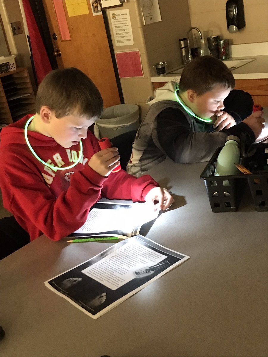 hyde4th's tweet photo. Students are glowing bright as they use their prior knowledge and clues from the text to answer inferencing questions. @HydePrincipal @HydeElem #gowarriors https://t.co/urFuLzU311