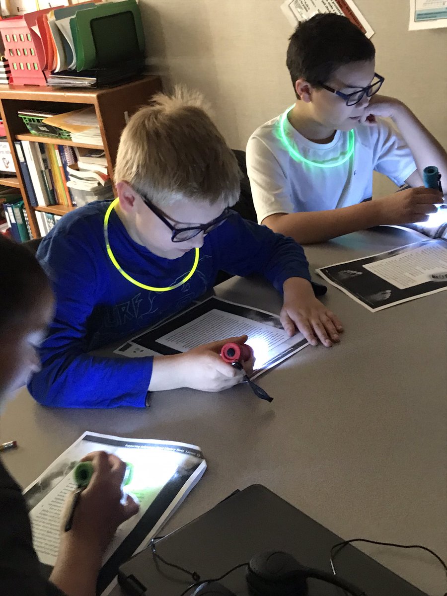hyde4th's tweet photo. Students are glowing bright as they use their prior knowledge and clues from the text to answer inferencing questions. @HydePrincipal @HydeElem #gowarriors https://t.co/urFuLzU311