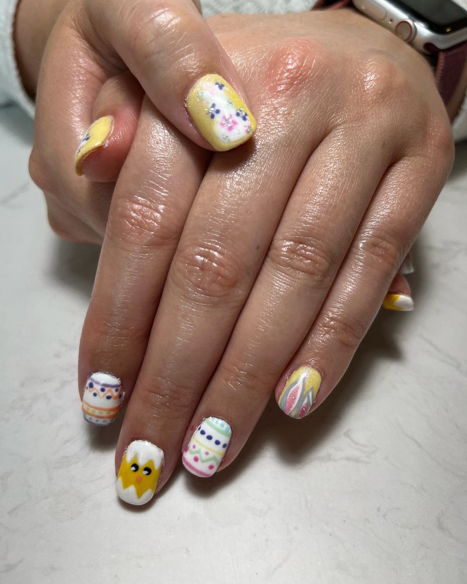MarcieFeinman's tweet photo. Easter masterpiece! 😍🐣🐰 #handsofasurgeon #nailsofasurgeon https://t.co/2KNYRMT5pk