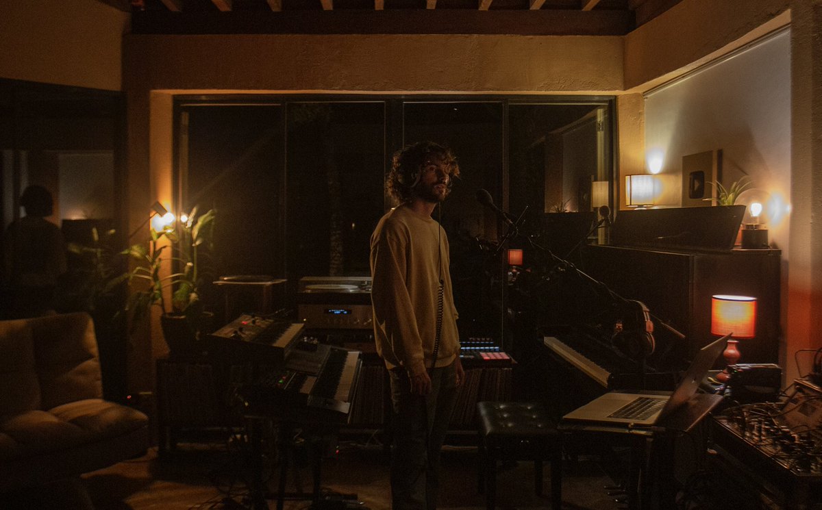 Fkjmusic's tweet photo. See u v soon 👀 time to share what’s been cookin in the playroom https://t.co/rdciDa4025