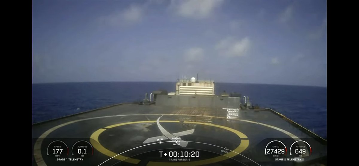 KeithMansfield's tweet photo. Never gets tired watching an orbital class rocket return from space and land safely on an autonomous barge (space port droneship) floating in the ocean. Congrats to #SpaceX for making the stuff of dreams become reality. #Transporter4 #JustReadTheInstructions #JRTI https://t.co/yPG1zFPeF0