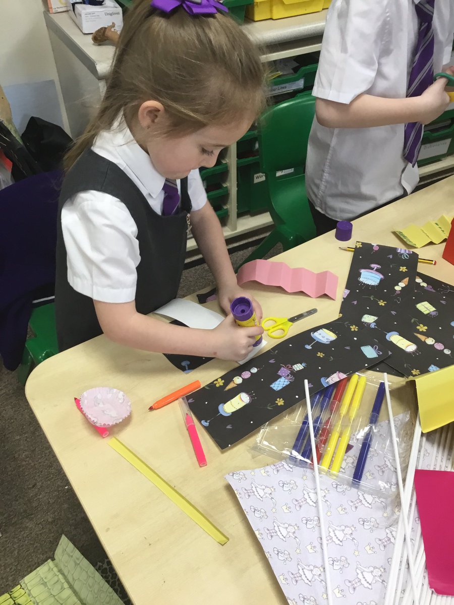 TheTrinityL5's tweet photo. Y1 DT: The children have been building up their knowledge of designing and creating homes for their chosen character! I think we have some budding architects in Y1! Wouldn’t you agree?#trinitydt 📦📎🖼🏘✂️ https://t.co/cJ5msr9zWG