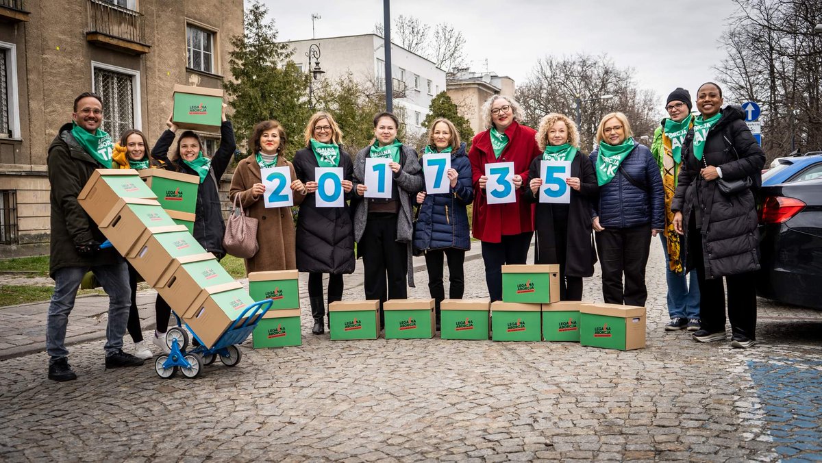 Magda Biejat (@magdabiejat) on Twitter photo We did it! <a href="/LegalnaAborcja_/">Legalna Aborcja</a> bill is in the Polish Parliament thanks to the 201 735 people who decided to support it with their signatures and all the amazing activists who fight tirelessly to legalize abortion in Poland. We will never surrender. You will never stand alone! We did it! <a href="/LegalnaAborcja_/">Legalna Aborcja</a> bill is in the Polish Parliament thanks to the 201 735 people who decided to support it with their signatures and all the amazing activists who fight tirelessly to legalize abortion in Poland. We will never surrender. You will never stand alone!