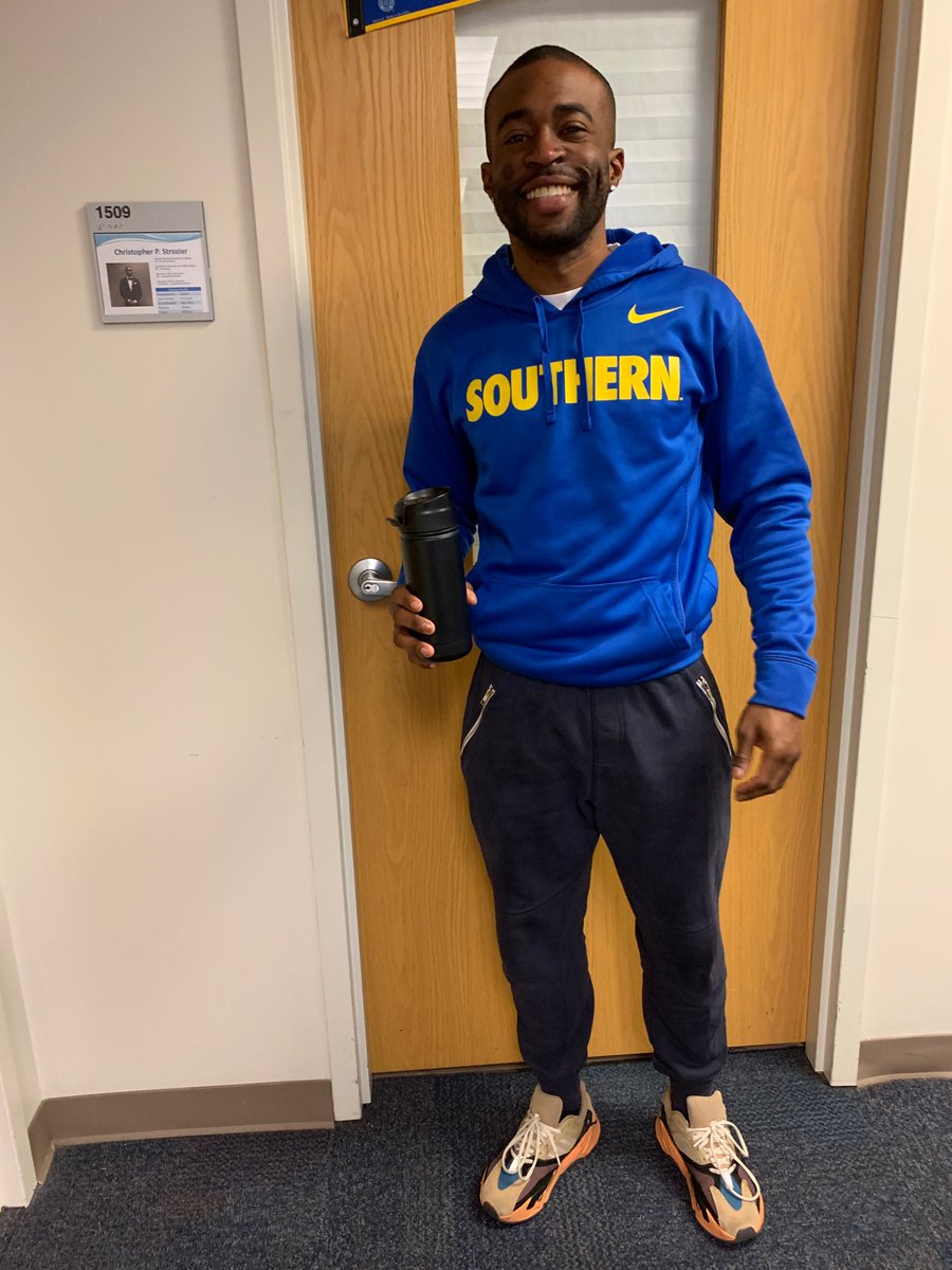 TamickaJones15's tweet photo. Mays High Goes Blue https://t.co/wiWaX3huIW