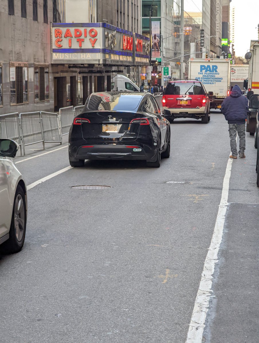 sspencer_smb's tweet photo. within two years i expect Tesla Model Y will be the most popular taxi/ride hail vehicle in Manhattan. $TSLA https://t.co/XOcbG4saFF