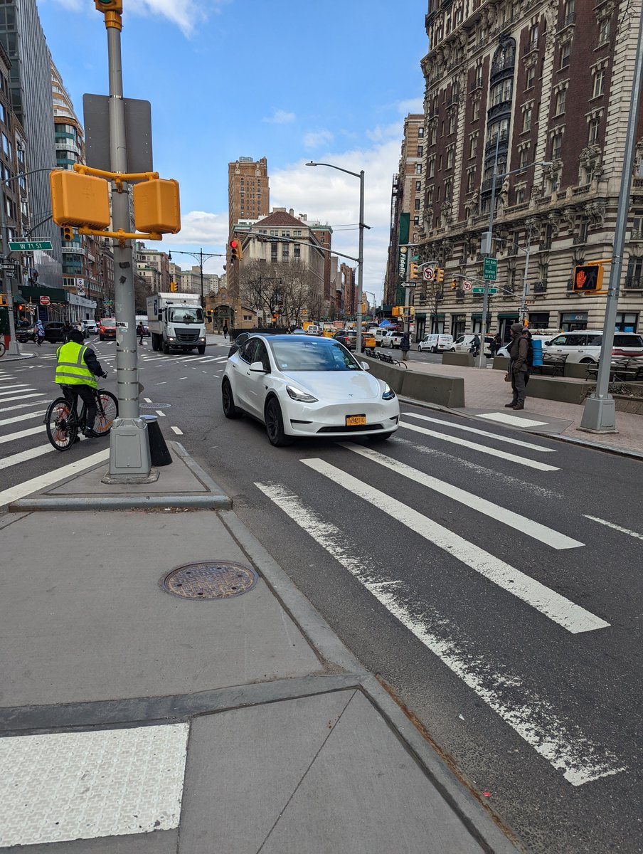 sspencer_smb's tweet photo. within two years i expect Tesla Model Y will be the most popular taxi/ride hail vehicle in Manhattan. $TSLA https://t.co/XOcbG4saFF