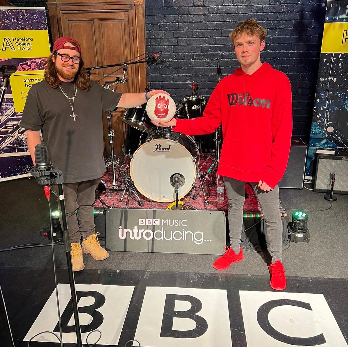 itsgeorgewilson's tweet photo. So excited … played for @bbcintroducing @bbchw yesterday … all new material with the one and only @zigg241 ! Our show gets broadcast tomorrow evening 4-8pm, thank you so much for having me @DJAndrewMarston @ChloeMogg 🙏🏻🔥 #GLASTONBURY #WILSON #bbcintroducing https://t.co/rKp6cCutbN