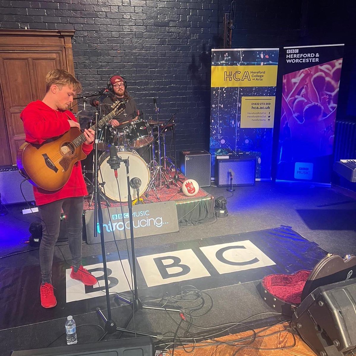 itsgeorgewilson's tweet photo. So excited … played for @bbcintroducing @bbchw yesterday … all new material with the one and only @zigg241 ! Our show gets broadcast tomorrow evening 4-8pm, thank you so much for having me @DJAndrewMarston @ChloeMogg 🙏🏻🔥 #GLASTONBURY #WILSON #bbcintroducing https://t.co/rKp6cCutbN