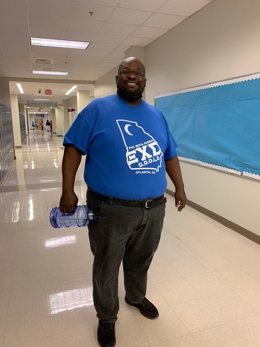 TamickaJones15's tweet photo. Mays High School Goes Blue https://t.co/6BHXHjZJMx