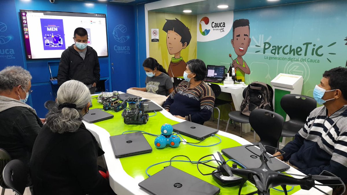 parcheticauca's tweet photo. 🚌Nos encanta poder avanzar por el Cauca.  

Nuestras naves estuvieron visitando los municipios de Puerto Tejada, Miranda, Corinto e Inzá. Hacemos uso intensivo de las Tecnologías de la Información y la Comunicación para llevar lo mejor en educación a nuestros niños.
#ParcheTIC🚀 https://t.co/TyhEU1TZEx