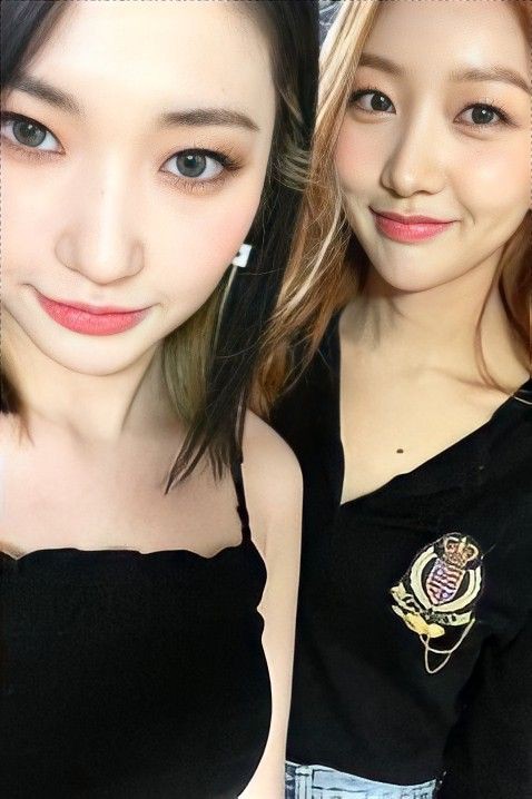 Might be late but i got a selfie with the birthday gurl. 🥰 #YGLSelcaDay