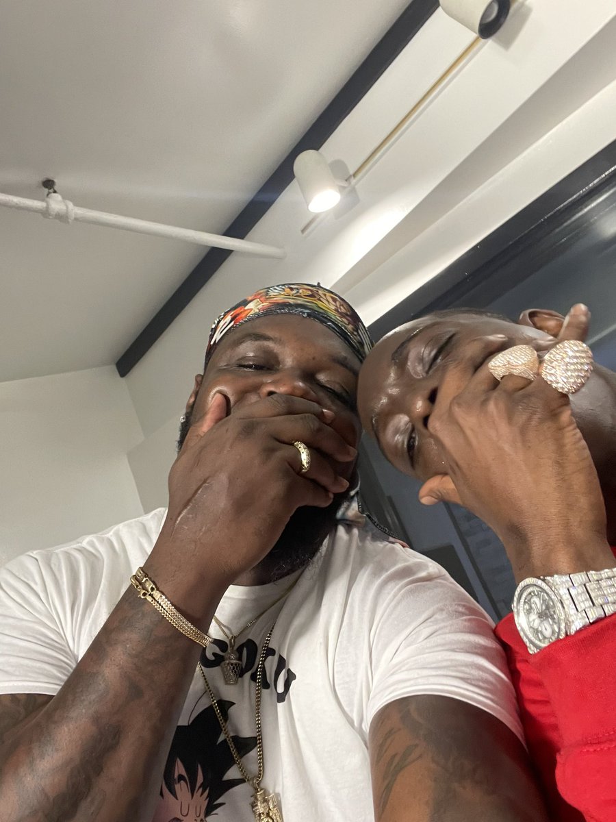 SL__Senpai's tweet photo. AH AH AH @itsbobbyshmurda what’s goodie bro god #SlavyLogic #Explore #brooklyn #Yonkers https://t.co/yNWZFDBEnJ