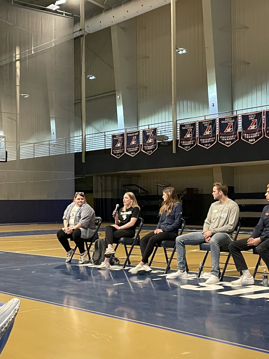 WPUWomensGolf's tweet photo. Our very own @enabaker_ and @katlynkilleen spoke with #FutureStatesmen today at the Campus Visit Day about their experiences at WPU! We love seeing our girls getting involved in the campus community! https://t.co/loNOdsiF5G