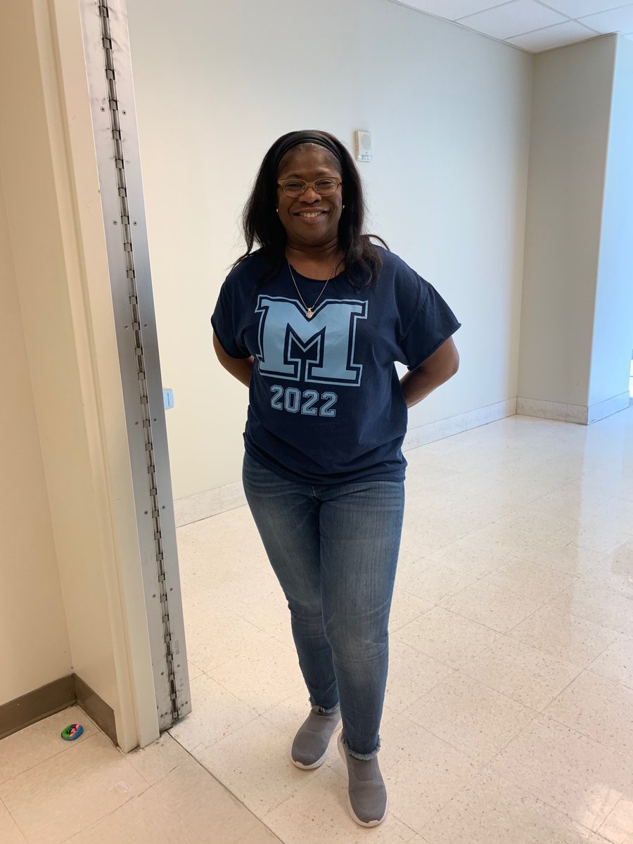TamickaJones15's tweet photo. Mays High Goes Blue! https://t.co/1HGGvnsrWj
