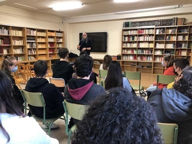Fa uns dies vaig ser a l' <a href="/INS_FRibalta/">INS Francesc Ribalta (Solsona)</a> de #Solsona, parlant amb els nois i noies de 4rt. d'ESO de "La lluna de Praga" (<a href="/OnadaEdicions/">Onada Edicions</a>) i del procés creatiu. Com sempre, un plaer gràcies al programa #Lletresalesaules de <a href="/lletres/">Lletres catalanes</a>. 
Una petita crònica:
francescribalta.cat/joomla/index.p…