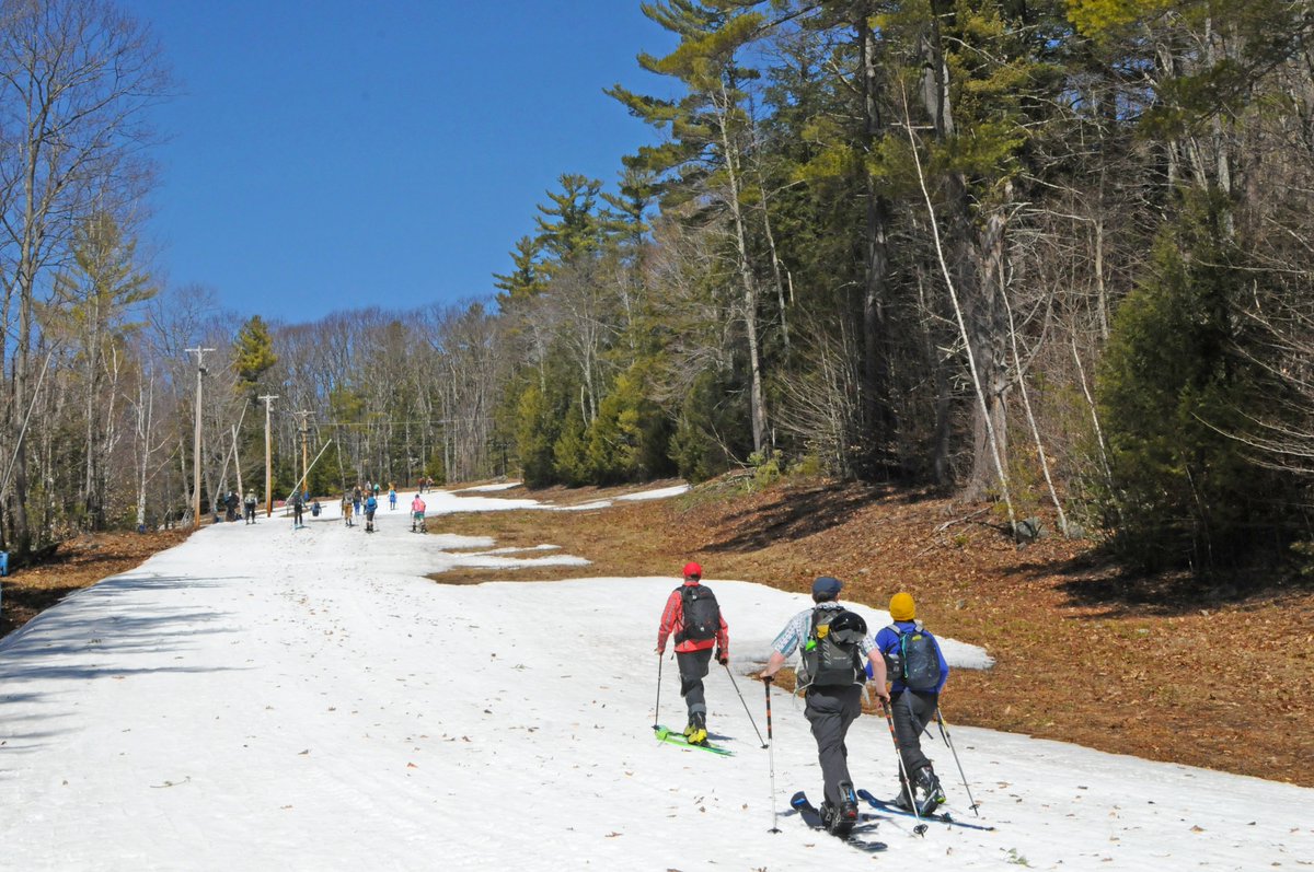 KingPineSkiArea's tweet photo. Saturday's forecast of sunshine and temps in the 50s is setting the stage for another great Granite Backcountry Wild Corn Shindig and we're thinking the good vibes are going to be turned up to 11. For tickets, schedule, and all the details: https://t.co/FfOqnu2BqH #wildcorn #TGIF https://t.co/JaWDmPei4z