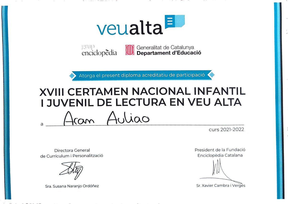 dmartinezrob's tweet photo. Avui al meu fill li han donat el diploma per participar en el XVIII Certamen Nacional de Lectura en Veu Alta. Llàstima que no es digui Aran ni el cognom sigui Auliao, com han posat... 😓

Tan complicat és escriure Arnau? 
@llegirenveualta https://t.co/U96njzlG5L
