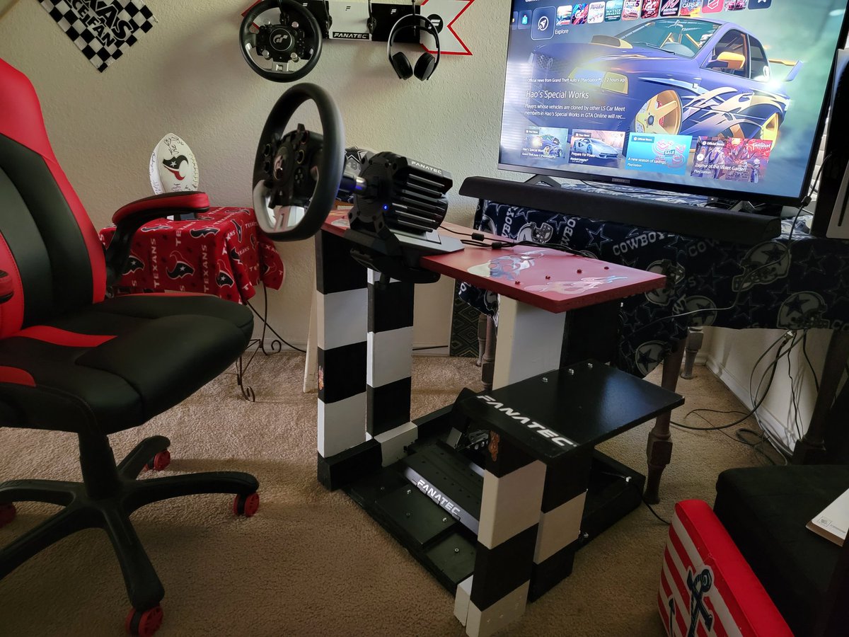 kevo641's tweet photo. @GametechUK As promised, my home made wheel stand and the new DD Pro that just came in! https://t.co/YkbKNB2q1M
