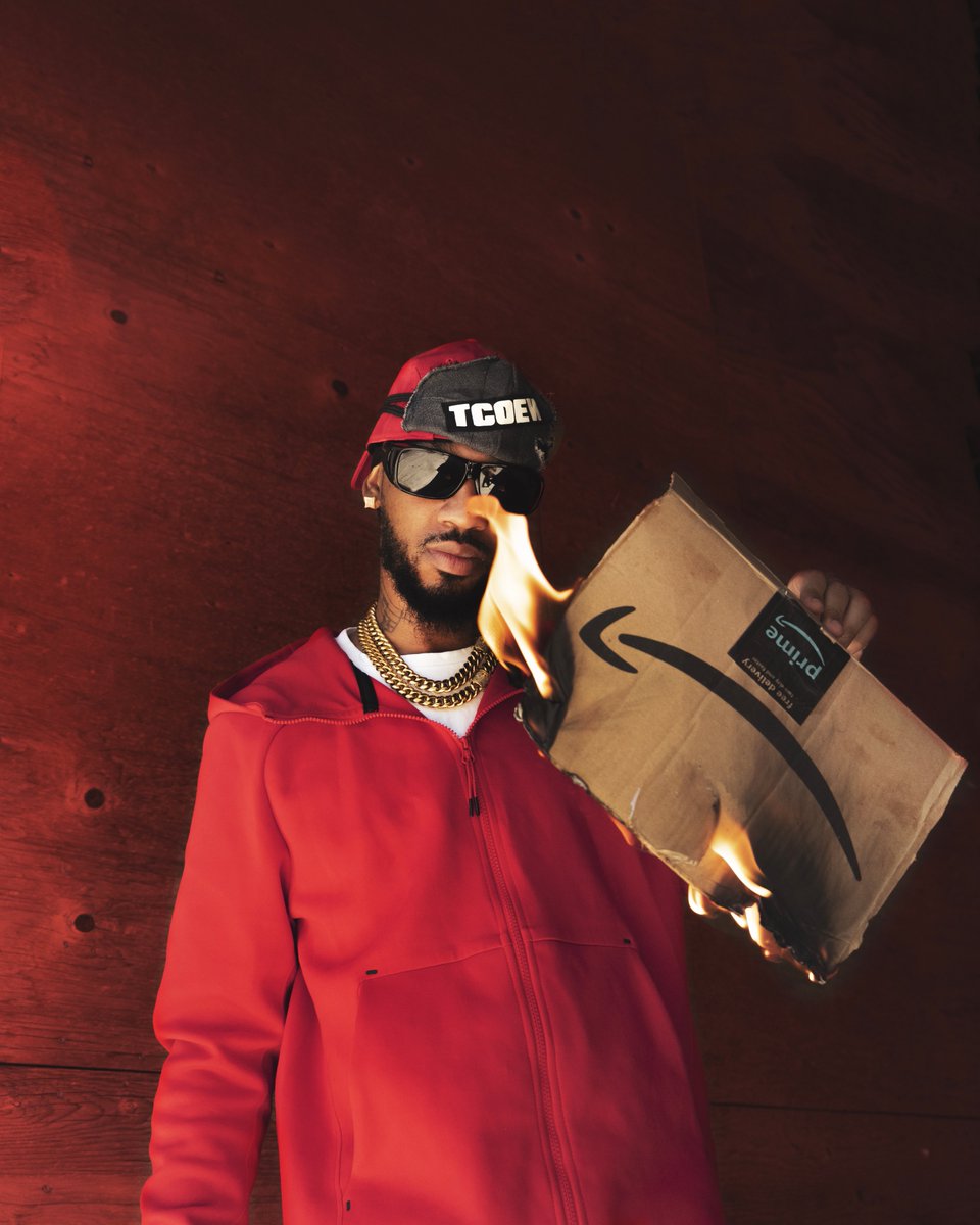 Chris Smalls (<a href="/Shut_downAmazon/">Christian Smalls</a>), a leader in the successful fight to unionize Amazon's Staten Island warehouse.

📸 by <a href="/eric_kelly/">eric kelly</a>