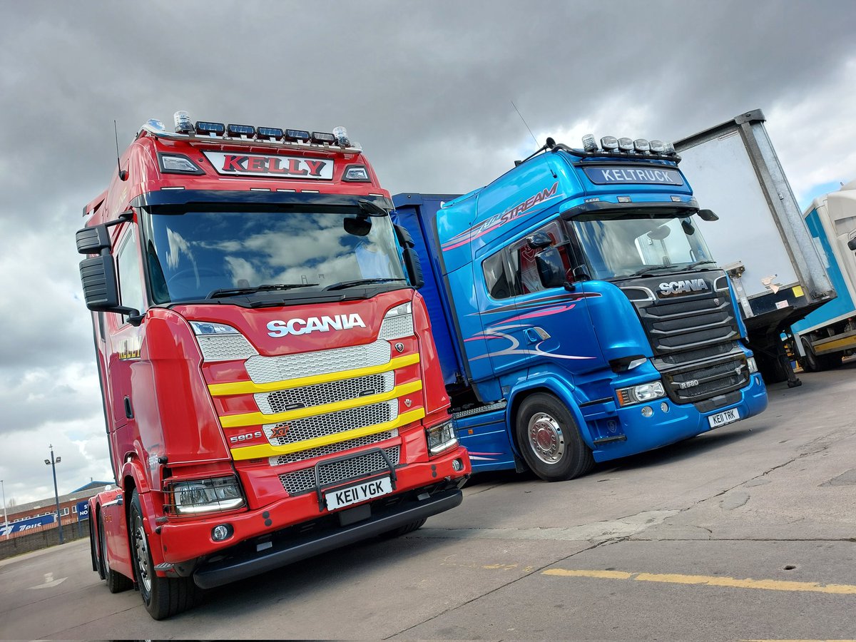 TonyBiddlestone's tweet photo. Nice little photo this afternoon of our #scania #bluestream with one of @joekelly5801 new S590's @keltruck @ScaniaGroup @ScaniaUK https://t.co/EBKzKOwzsx