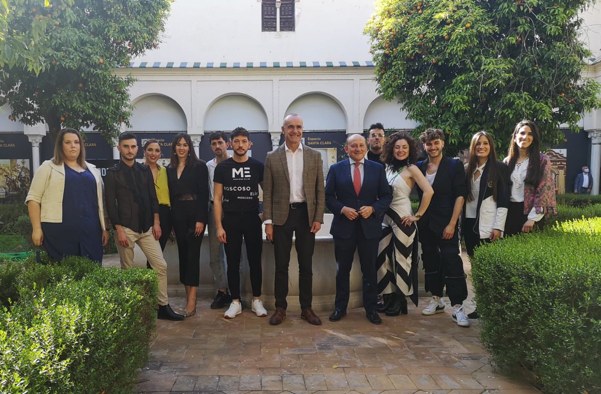antoniomunozsev's tweet image. Tras su paso por escenarios únicos como Itálica o Carmona, acogemos la XVIII edición de la Semana de la Moda de Andalucía #CODE41 en el Espacio Santa Clara, para seguir apoyando e impulsando a la industria de la moda y a sus profesionales.