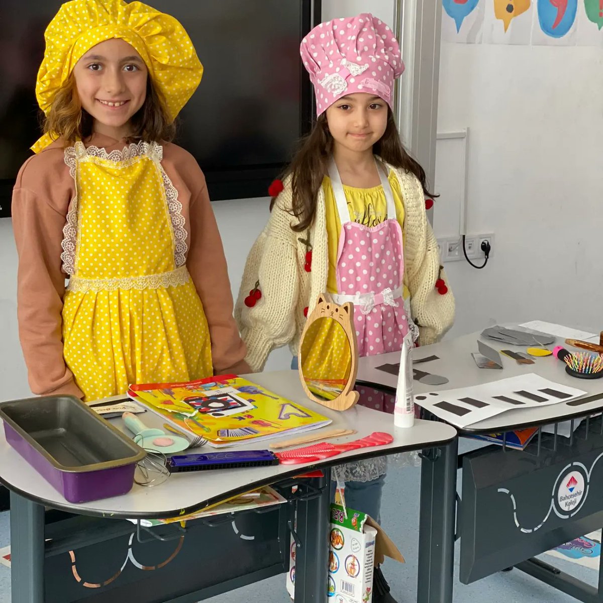 bahcesehir_mus's tweet photo. öğrencilerimiz ile “Hayalimdeki Meslek Günü” etkinliğimizi gerçekleştirdik 👏🏻👩‍⚕️👨‍🍳👾
#karem #muşbahçeşehir https://t.co/M3vRsMJJnn