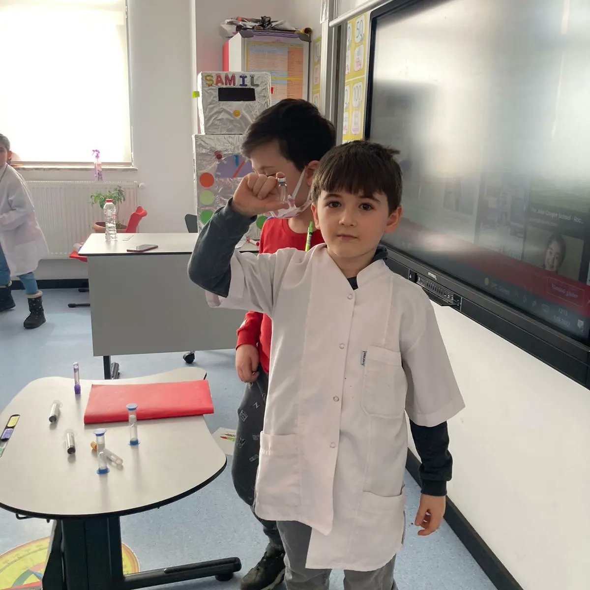 bahcesehir_mus's tweet photo. öğrencilerimiz ile “Hayalimdeki Meslek Günü” etkinliğimizi gerçekleştirdik 👏🏻👩‍⚕️👨‍🍳👾
#karem #muşbahçeşehir https://t.co/M3vRsMJJnn