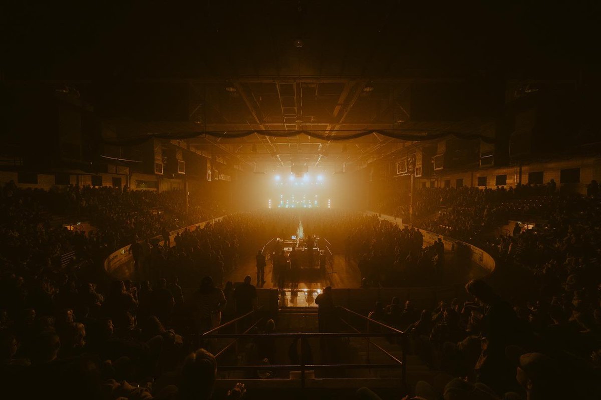 whiskeymyers's tweet photo. Ohio thanks for starting this run off the right way. Tonight it’s the Riviera Theatre in Chicago, Illinois!

📷: @khris_poage https://t.co/Ztm5Q5k8Ub