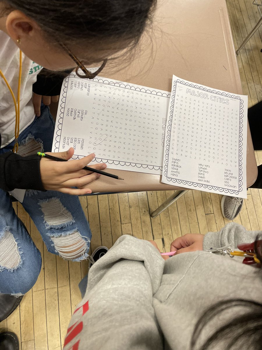 PerryWhs's tweet image. #AprilFoolsDay @WeehawkenTSD in full effect in @MTMattiace ELA 7 class as students are duped into searching for non-existent words…masterful #WeeFun 🤡🤡🤡 @RobFerullo4 @StefanieCirill1 @FAmato53 @DeStefanoEDU @bcalligy @AutumnPetronzio @MsMonty207 @C_Lista_WHS @EDUwithAriel