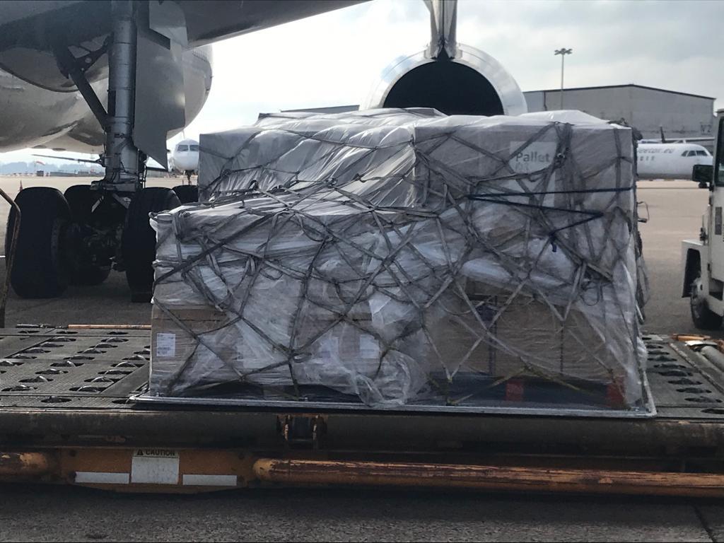 AirTanker's tweet photo. We are honoured to have delivered essential medical aid to Ukraine through a relief flight on behalf of the @DHSCgovuk and @FCDOGovUK. Operated free of charge, we transported 8MT of aid from the UK to Poland. 
https://t.co/akXPMXvTIN

#AirTanker
#Humanitarian
We #StandwithUkraine https://t.co/Tp4jJWIQzk