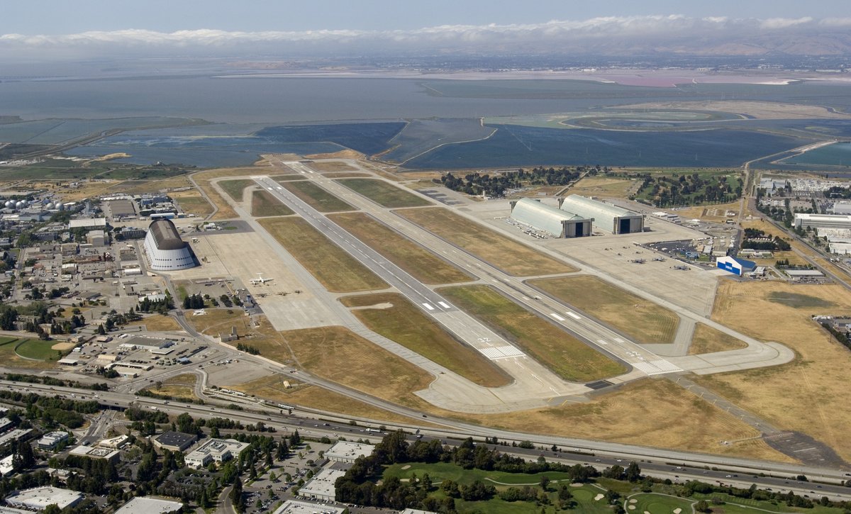 MoffettHangar1's tweet photo. On this day in 2015, Google's (now Alphabet's) Planetary Ventures LLC - it's turtles all the way down - took over Moffett Field and me. They promised to reskin me with in 18 months.

It is finally happening. https://t.co/t275wjQKHj