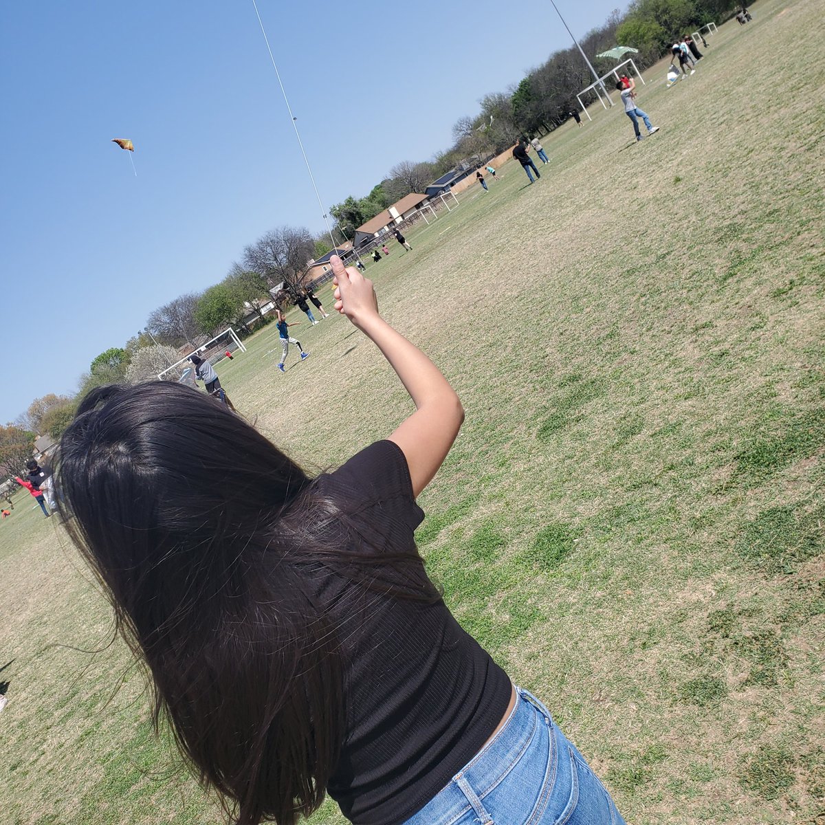SLuisSTEM's tweet photo. @NISDTimberwilde traditions....Fifth grade kite day success #lasttime #lotsofwind https://t.co/ayIi91Inbj