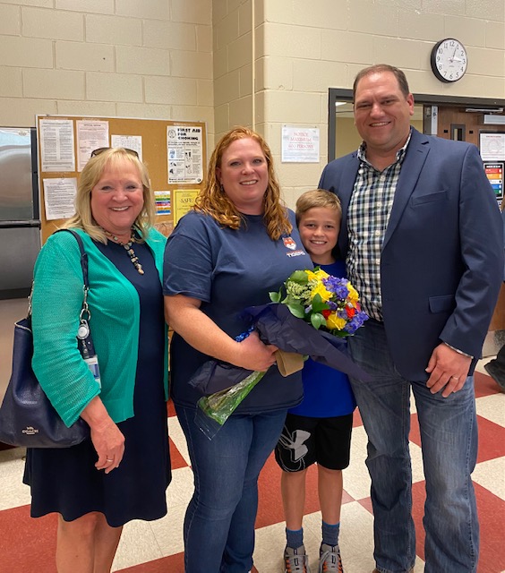 davistigers87's tweet photo. Congratulations to Jamie Crowley who was chosen as our Classified Employee of the Year. @CobbSchools @KristinErbskorn #theDavisDifference https://t.co/aAzeQ3xevN
