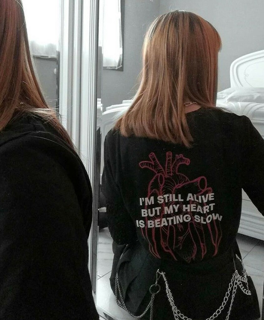 ctrloutofctrl's tweet photo. Beating Slow T-Shirt ❤️
#controloutofcontrol
#darkfashion #grungefashion #darkgrunge #alternativefashion #blackaesthetic #grungeblog #grungeoutfit #grungefeed #grungesociety #alternativeoutfit #altstyle #gothaesthetic #grungegoth #softgru… https://t.co/EheKWFoy5B https://t.co/T14Mk809F6
