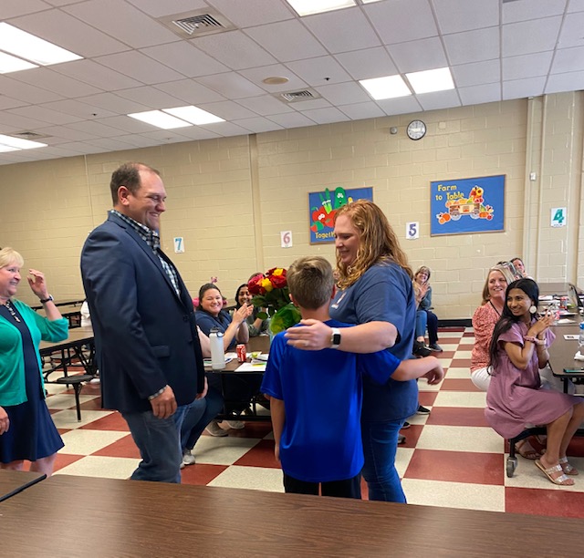 davistigers87's tweet photo. Congratulations to Jamie Crowley who was chosen as our Classified Employee of the Year. @CobbSchools @KristinErbskorn #theDavisDifference https://t.co/aAzeQ3xevN