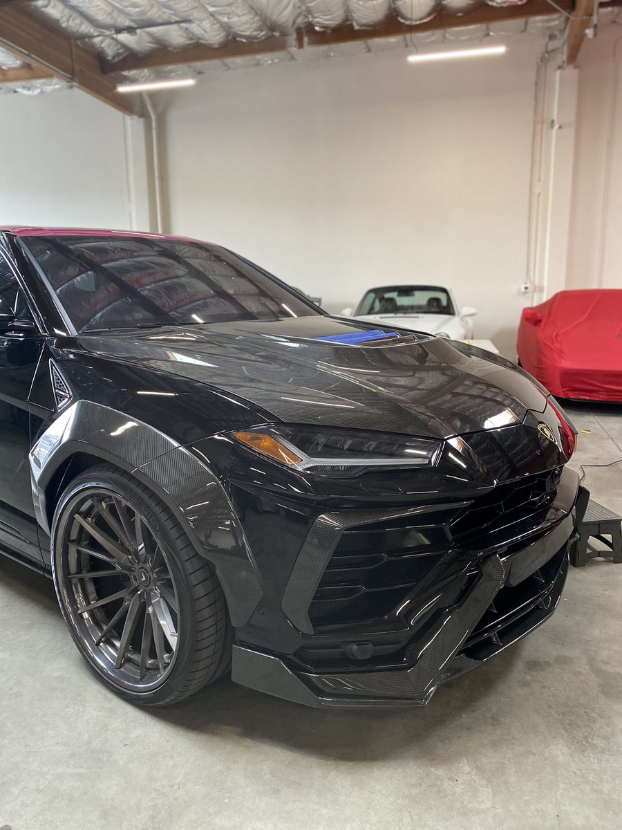 picasso______8's tweet photo. Wrapped this Lamborghini Urus hood today! #lambo #urus #sto #xrpl #nft #wrapart #vorsteiner https://t.co/K2hyzaEIDM