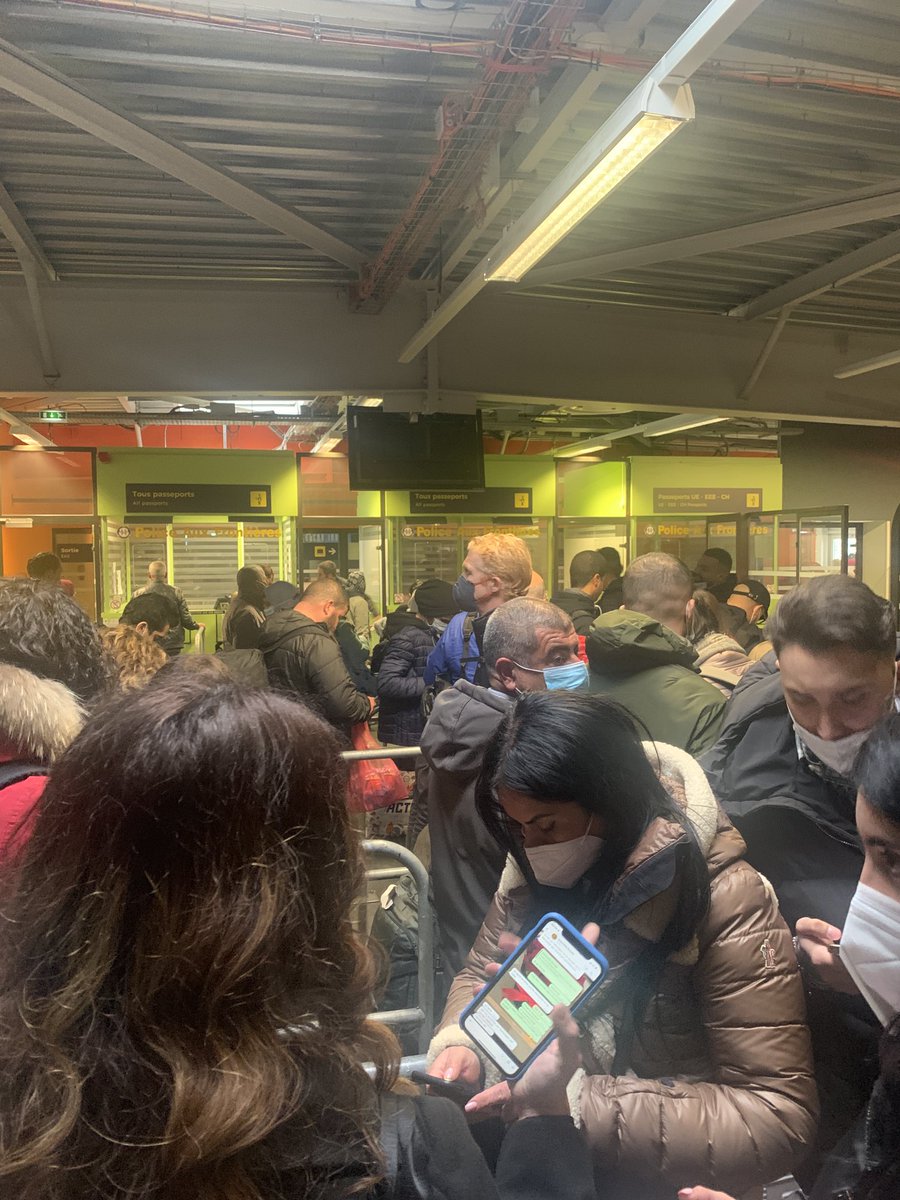 PascalFortoul's tweet image. Naples Marseille 1h20 de vol et attente de 2h à la police des frontières….vive UE