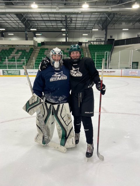 StoonStarsAAA's tweet photo. As our time together this season wraps up, we’ve enjoyed some fun together at the rink. Tuesday night we enjoyed a little 3 on 3. We auditioned a few new tendies and had some special guests join in on the scrimm. https://t.co/PrUYkuRmMX